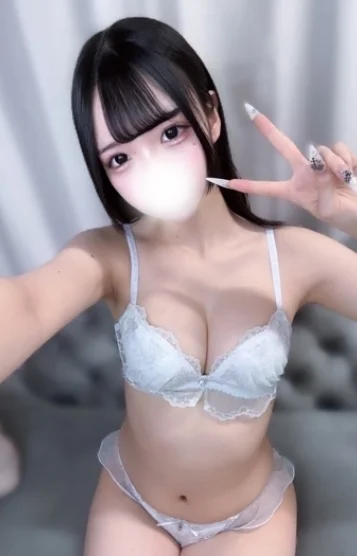 水瀬ななみ(22)